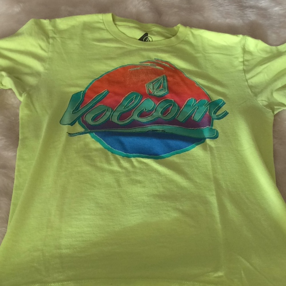 Volcom T-shirt bundle 5💕for $30
